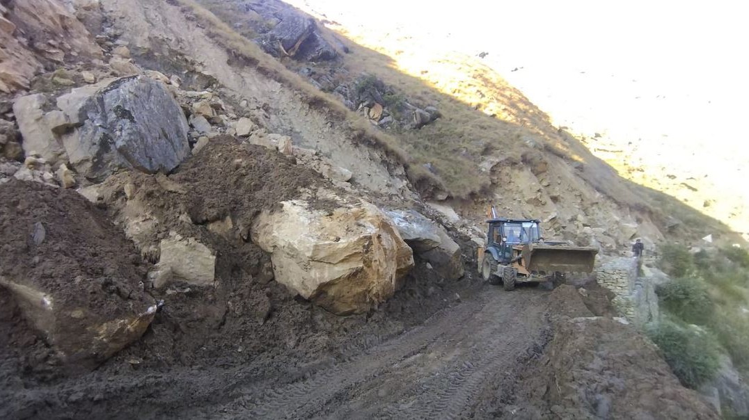 दसैँमा अवरुद्ध कर्णाली राजमार्ग तिहारमा खुल्यो